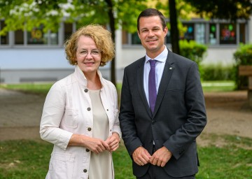 Bildungslandesrätin Christiane Teschl-Hofmeister und Bildungsdirektor Karl Fritthum