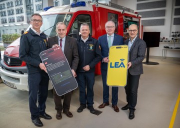 Landesfeuerwehrkommandant-Stv. Martin Boyer, NÖ Gemeindevertreterverband Präsident Andreas Kollross, Landesfeuerwehrkommandant Dietmar Fahrafellner, LH-Stellvertreter Stephan Pernkopf und NÖ Gemeindebund-Präsident Johannes Pressl