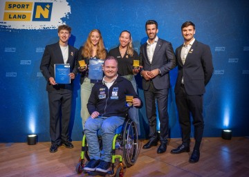 (v.l.) Simon Zeitlhofer, Dorina Klinger, Henrik Andersson, Ronja Klinger, LH-Stv. Udo Landbauer und Valentin Bayer.