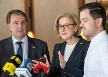 Bei der Pressekonferenz im Restaurant Görg (v.l.): WKNÖ-Präsident Wolfgang Ecker, Landeshauptfrau Johanna Mikl-Leitner und Gastronom Stefan Görg.