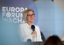 „EU muss sich um große Herausforderungen kümmern, alles andere können wir in den Regionen besser“, sagte Landeshauptfrau Johanna Mikl-Leitner heute im Stift Göttweig.