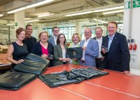 Umbau Landtagssaal: Altes Sessel-Leder wird zu neuen Produkten