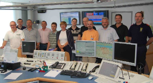 TeilnehmerInnen des Studienlehrganges der Donauuniversität Krems in der Landeswarnzentrale